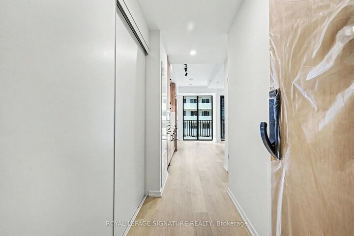 Property Photo:  109 Erskine Avenue 1111  ON M4P 0G6 