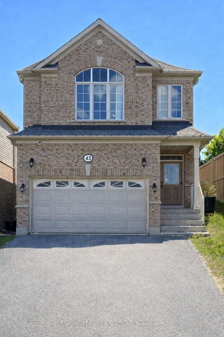 43 Hutton Crescent — photo 1