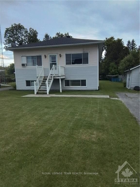 Property Photo:  2540 Mer Bleue Road  ON K4B 1H9 