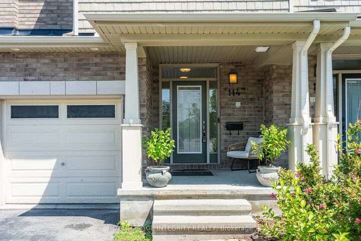 Property Photo:  114 Hawkeswood Drive  ON K4M 0C1 