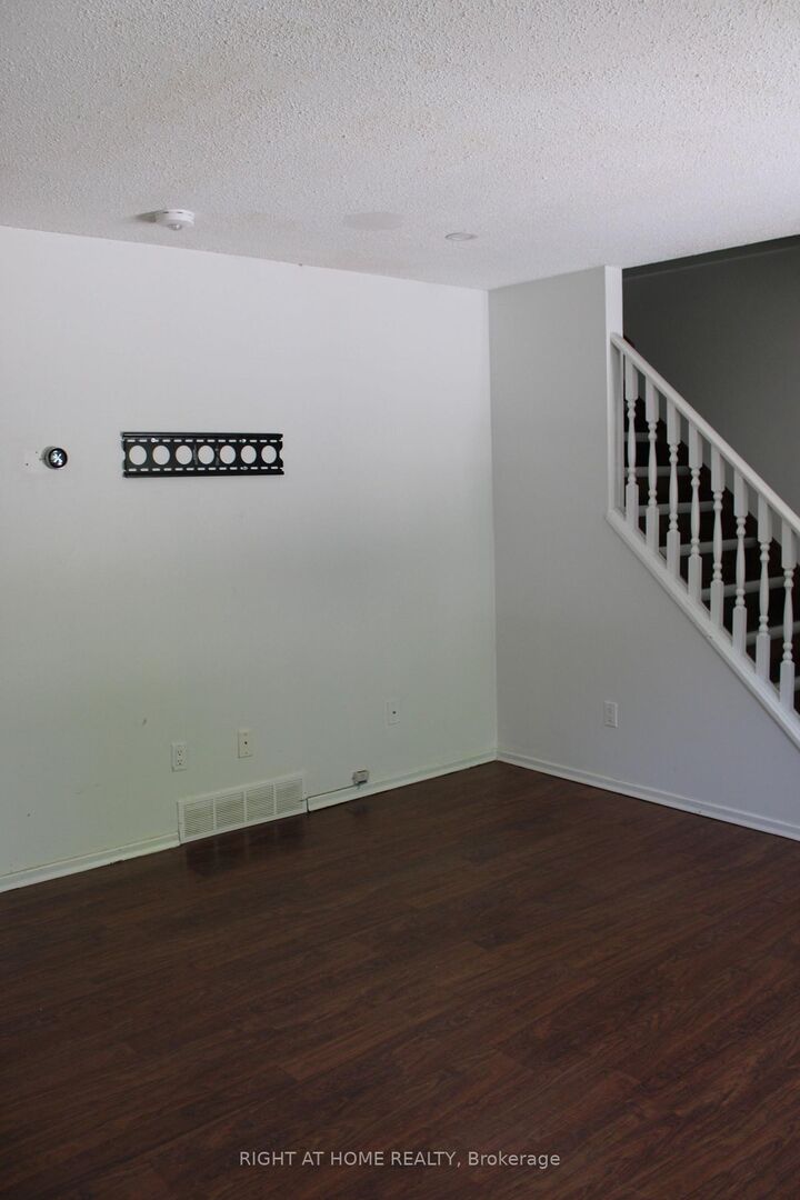 Property Photo: 168 Golfdale Crescent ON N6C 5X4
