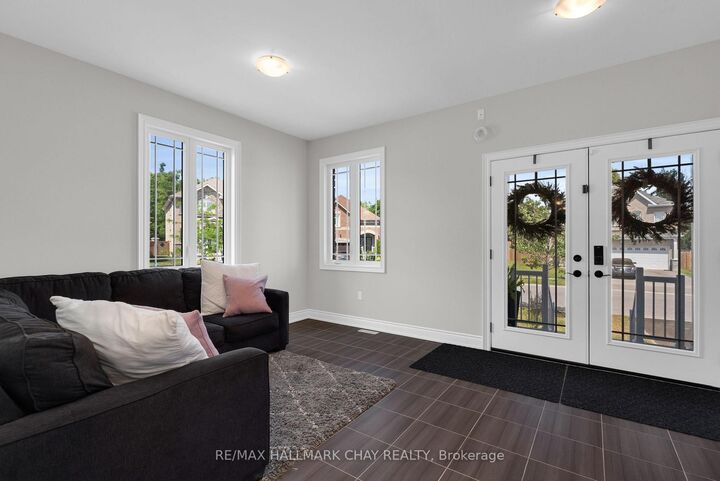 Property Photo: 69 Prince George Crescent ON L4N 0K9