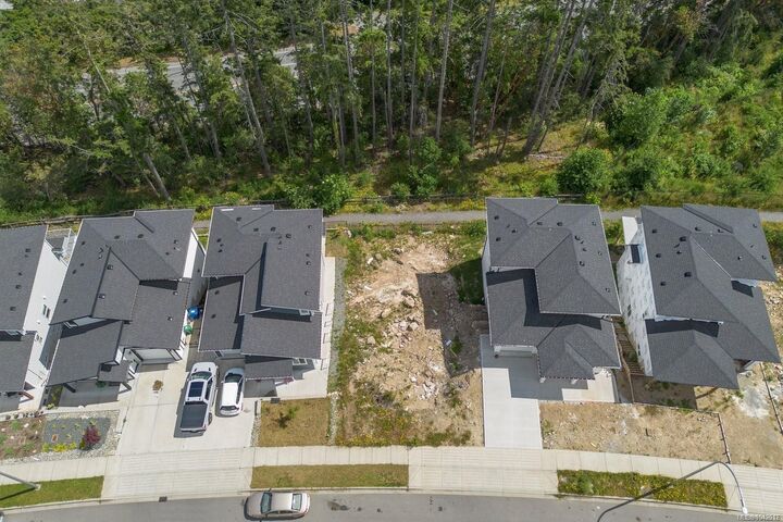 Property Photo: 945 Harbour View St BC V9R 0K5
