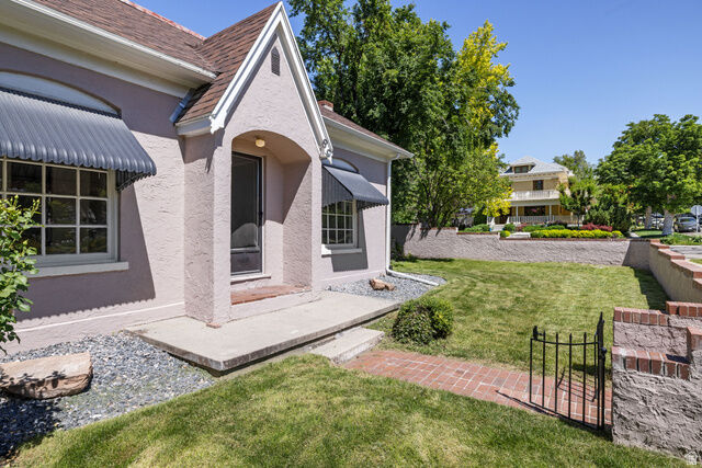 Property Photo: 87 N H St UT 84103