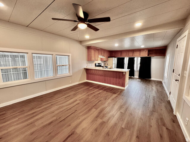 Property Photo: 158 Cushing Way UT 84041