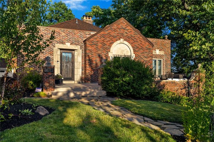 Property Photo:  2543 Beechwood Blvd  PA 15217 