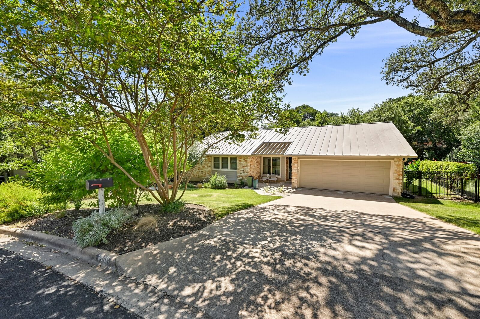 Property Photo: 1905 Stoneridge Road TX 78746