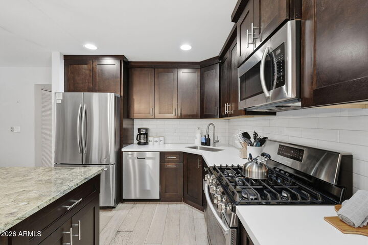 Property Photo: 6937 E Moreland Street AZ 85257