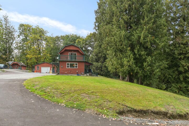 Property Photo: 25330 72 Avenue BC V4W 1H6