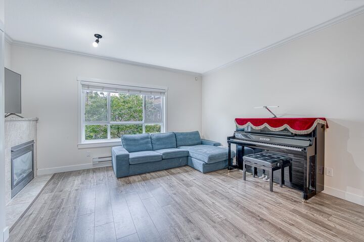 Property Photo: 7373 Turnill Street 4 BC V6Y 4L7