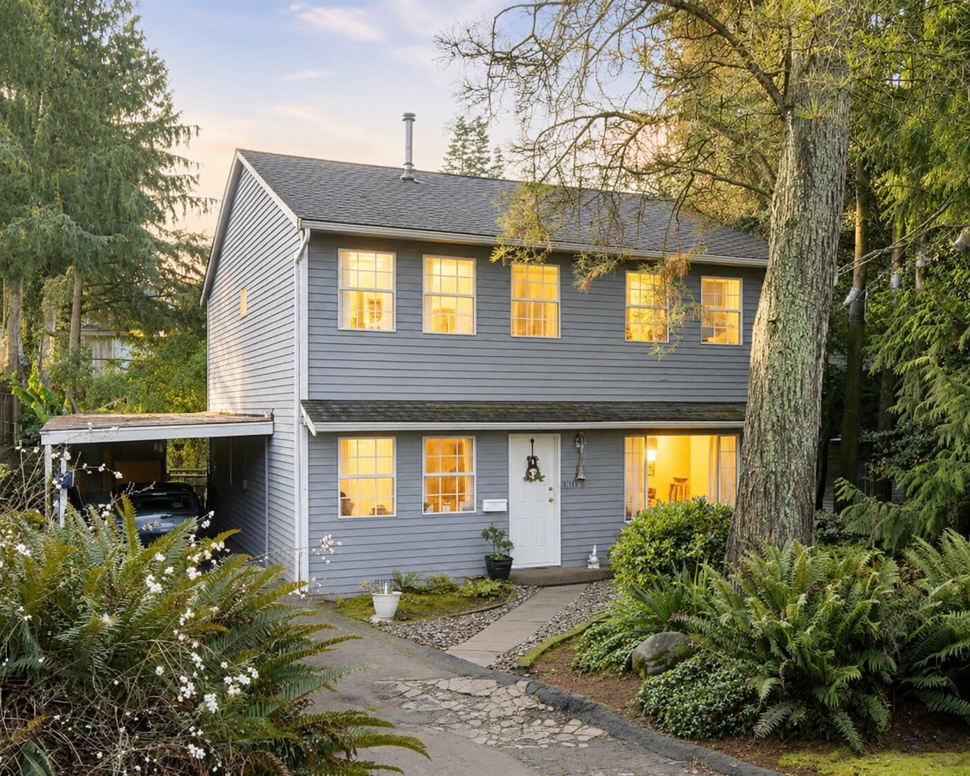 Property Photo:  12680 16 Avenue  BC V4A 1N1 