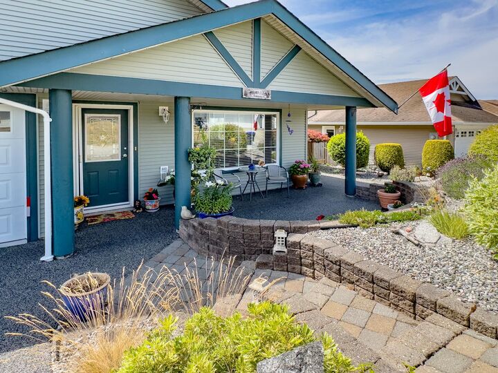 5692 Emily Way — photo 1