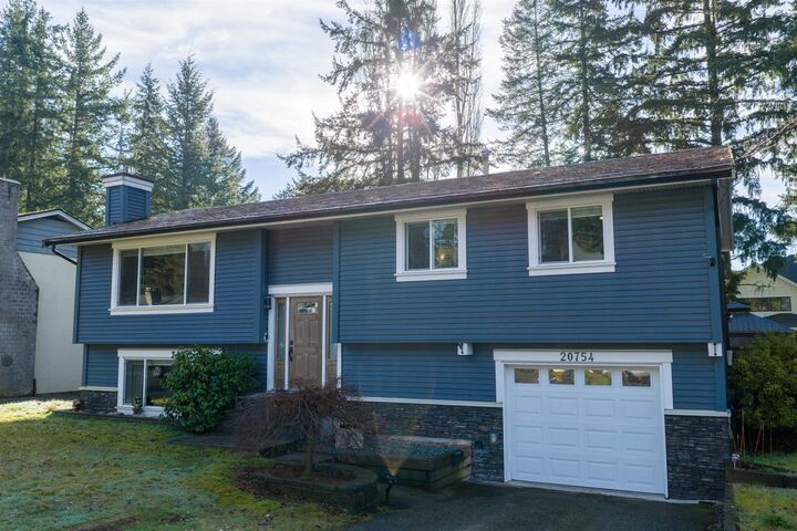 Property Photo: 20754 39A Avenue BC V3A 4Z2