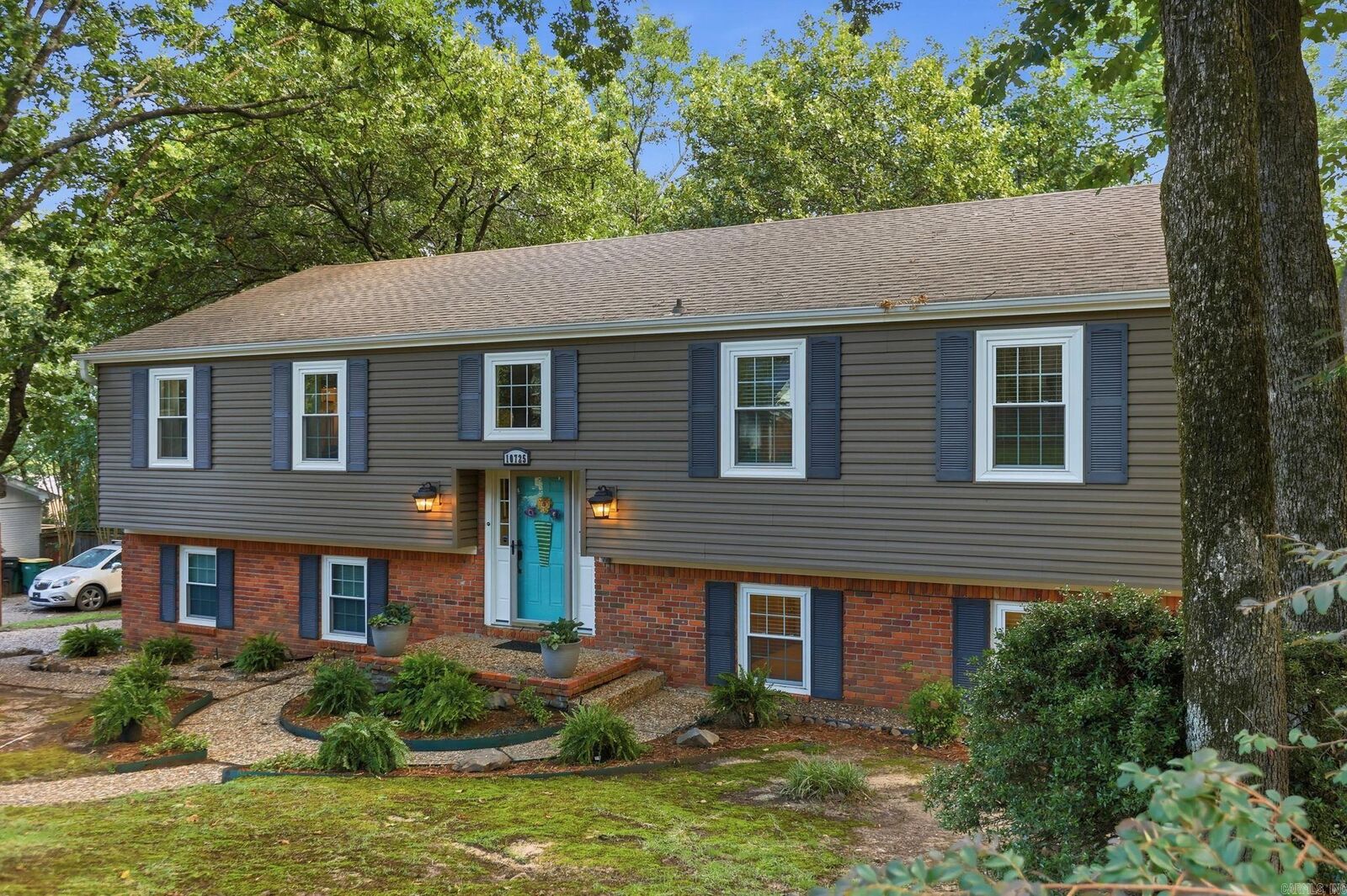 Property Photo: 10725 Crestdale Lane AR 72212