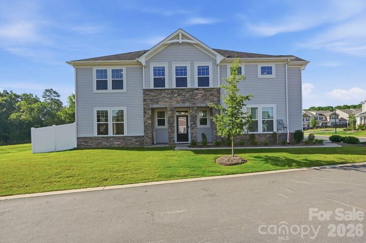 Property Photo: 14618 Tamarack Drive NC 28278