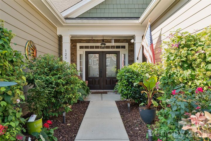 Property Photo:  123 Tomahawk Drive  NC 28117 