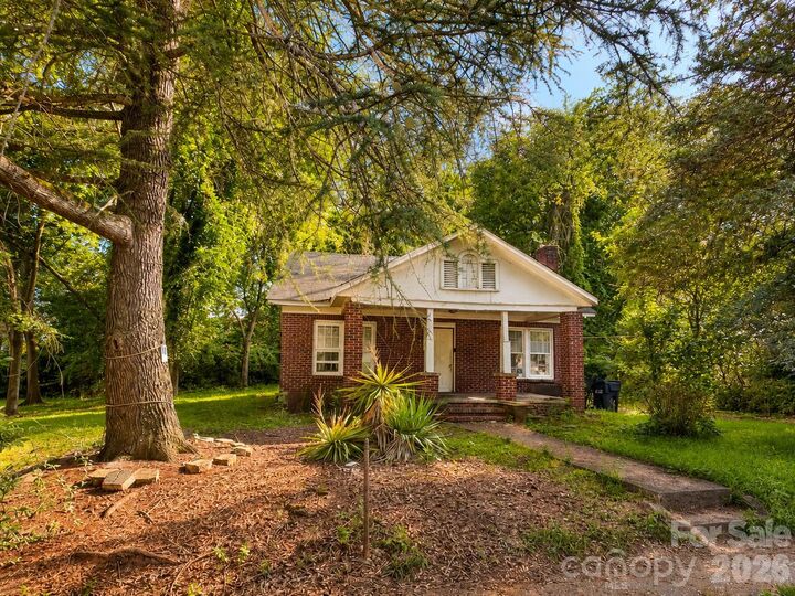 Property Photo: 1316 E 35th Street E NC 28205