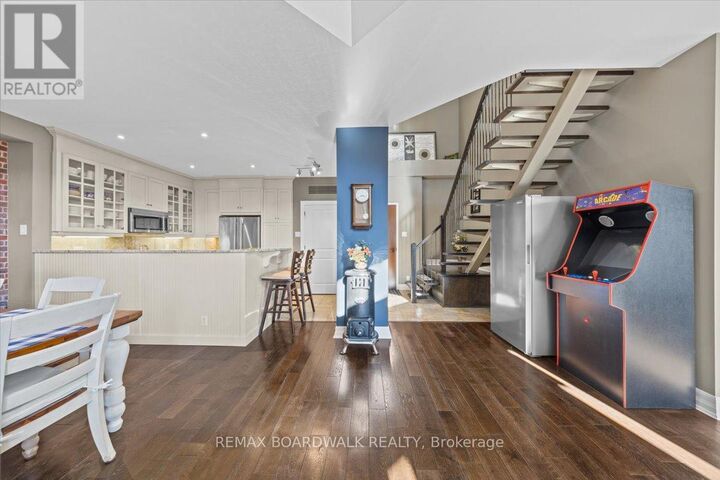 Property Photo: 320 McLeod Street #Ph804 ON K2P 1A3