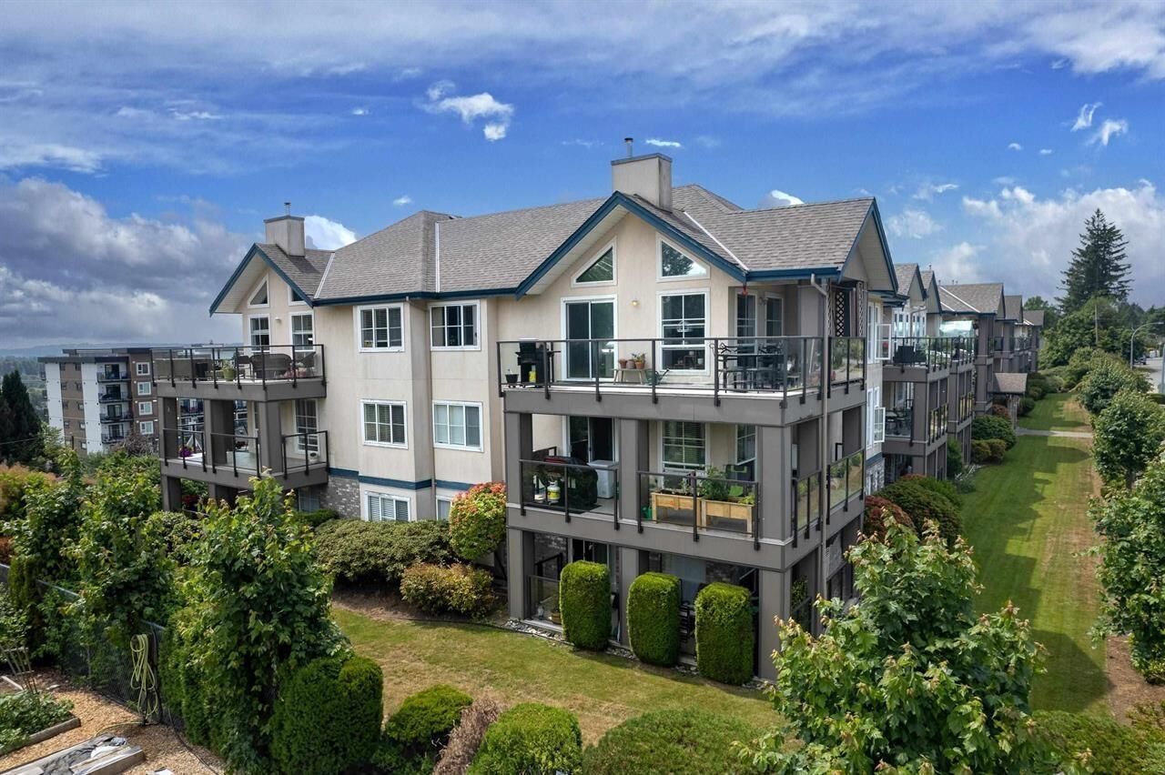 Property Photo: 33150 4 Avenue 304 BC V2V 7A3