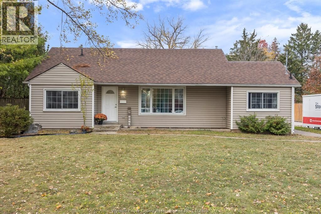 Property Photo:  576 Ducharme  ON N9G 1K4 
