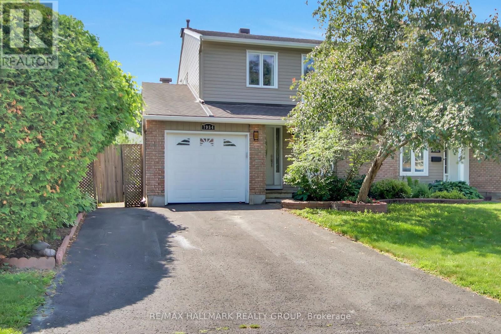 Property Photo: 7954 Decarie Drive ON K1C 2C3