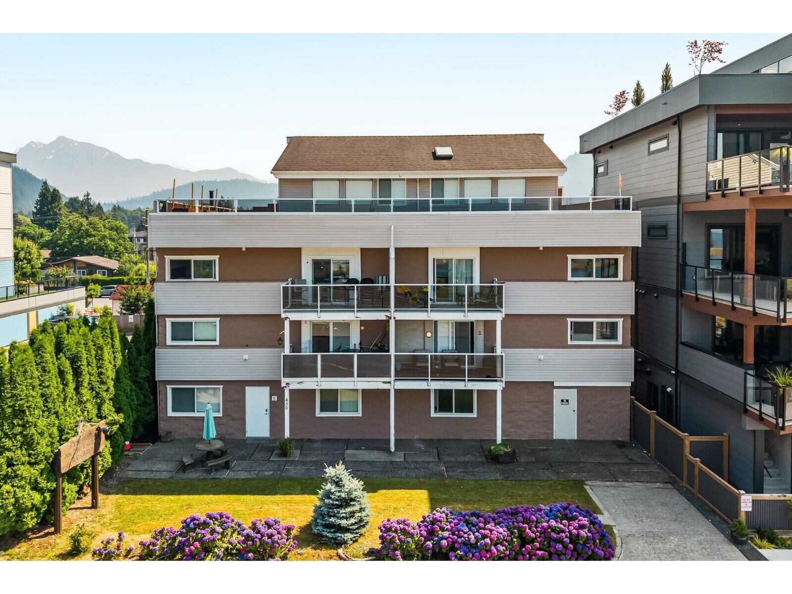 Property Photo:  450 Esplanade Avenue 20  BC V0M 1K0 