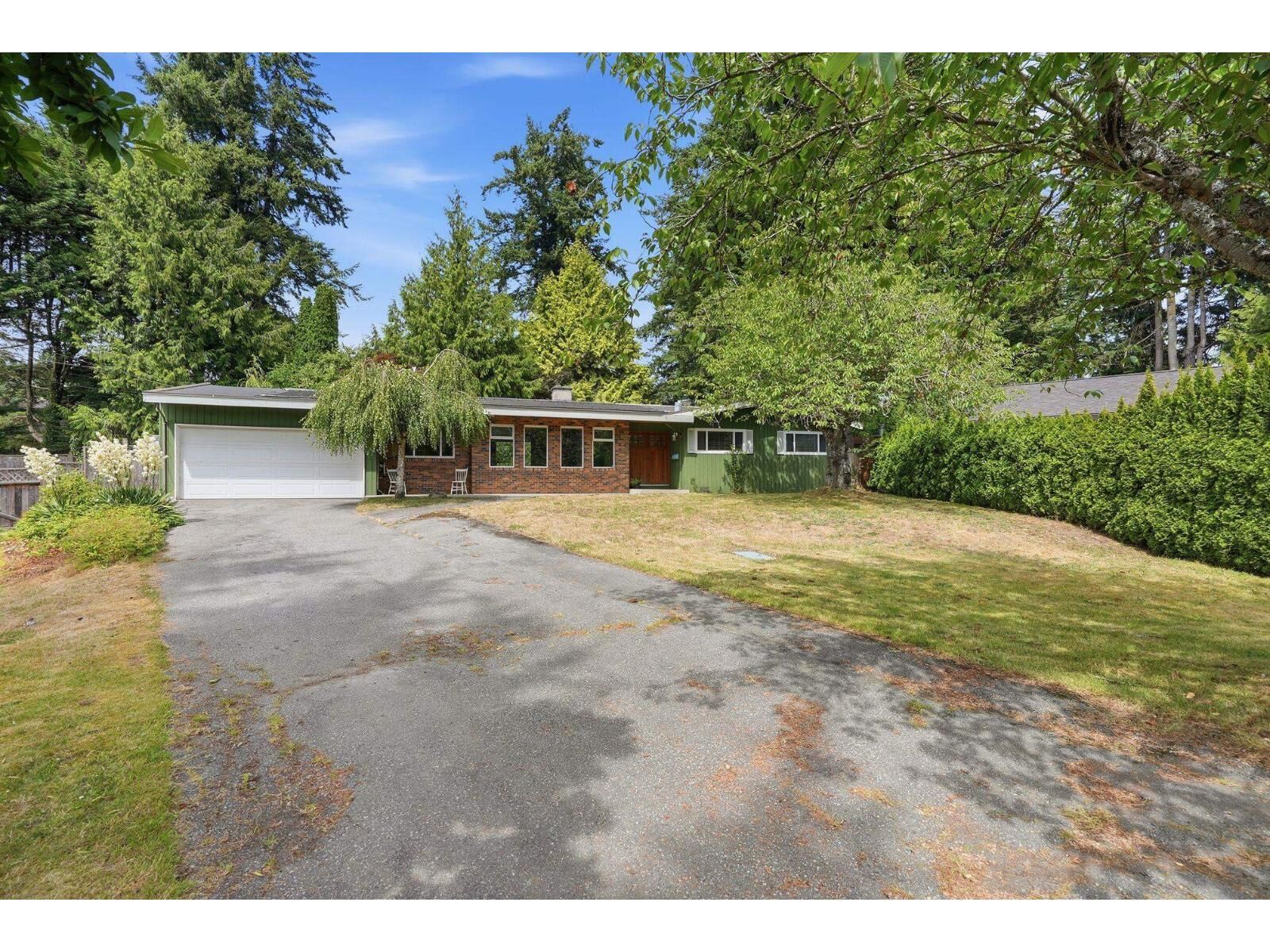 Property Photo:  6520 Bradford Place  BC V4E 1G3 