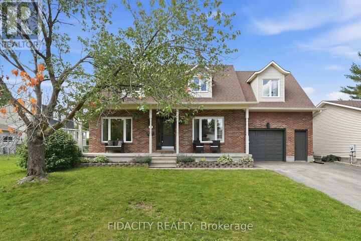 Property Photo: 13 Poole Creek Crescent ON K2S 1T6