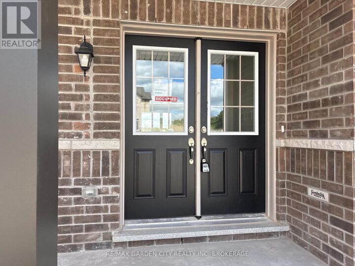 Property Photo:  31 Postill Street  ON N3L 0R4 