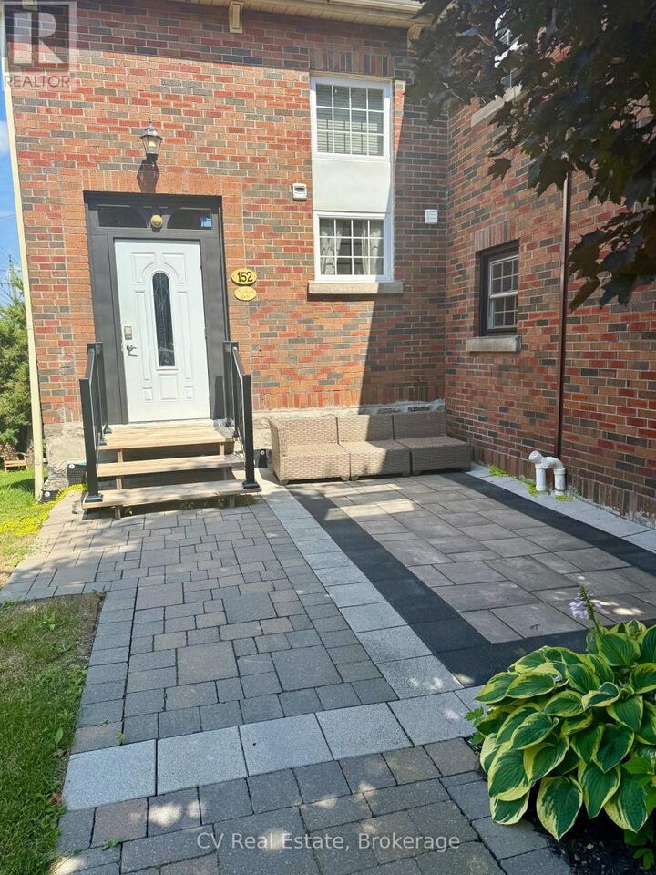 Property Photo:  2 Mahaffy Court 152  ON P1L 2A6 