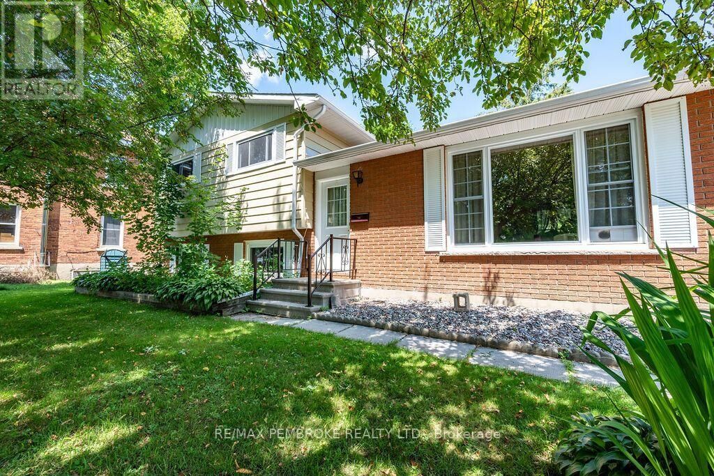 Property Photo: 1656 Beachburg Road ON K0J 1C0
