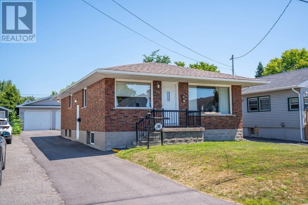 Photo de la propriété:  536 Charles St  ON P6C 3L8 