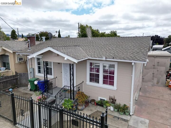 Property Photo:  1440 76th Ave  CA 94621 