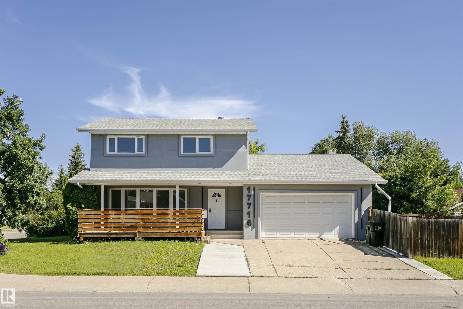 Photo de la propriété: 17716 84 Avenue NW AB T5T 0N4