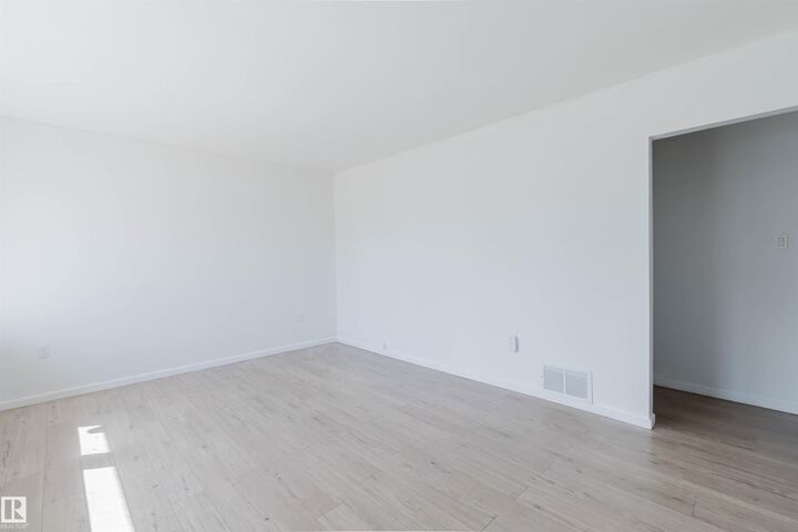 Property Photo:  9606 163 Street NW  AB T5P 3M8 