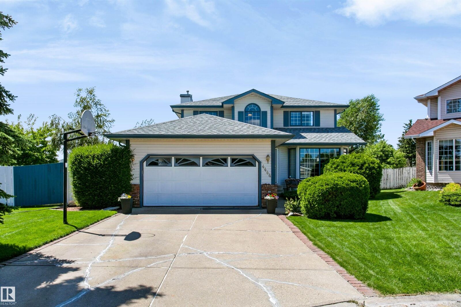 Property Photo:  4444 30 Street NW  AB T6T 1H1 