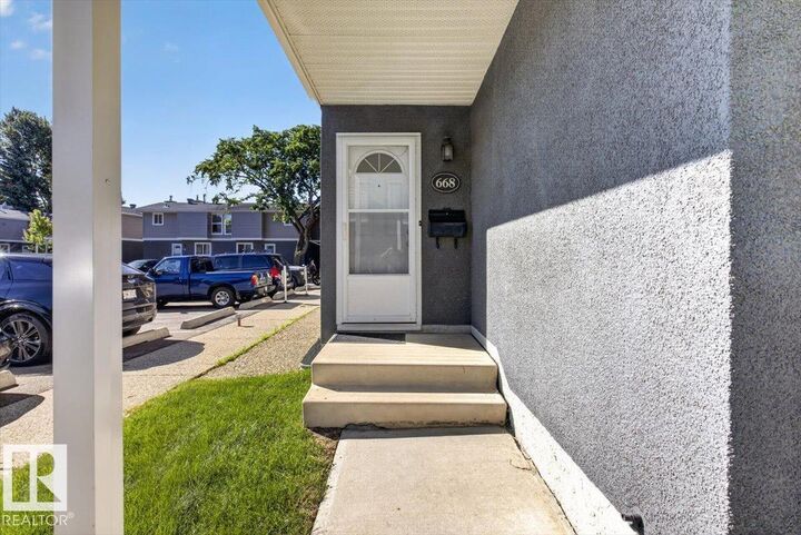 Property Photo:  668 Lakewood N Road NW  AB T6K 3Y1 