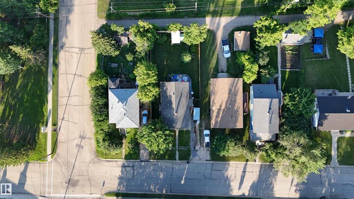 Property Photo:  4818 52 Street  AB T9S 1K8 