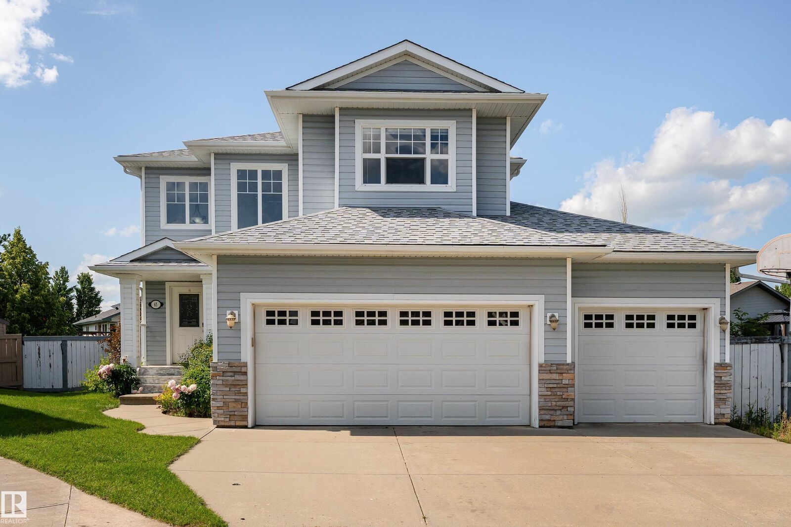 Property Photo:  65 Wedgewood Crescent  AB T8L 4S3 