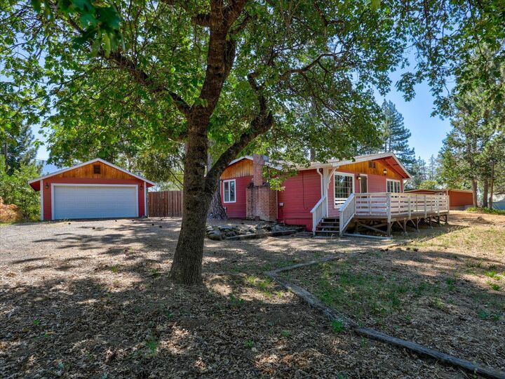 Property Photo:  35975 Road 222  CA 93669 