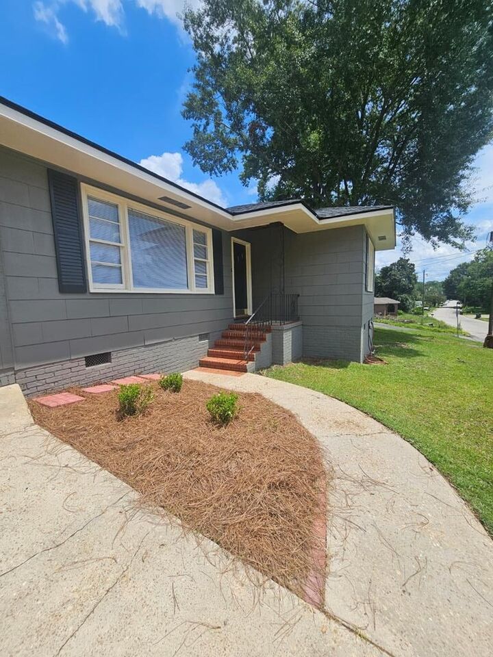 Property Photo:  1808 18th Avenue  AL 36857 