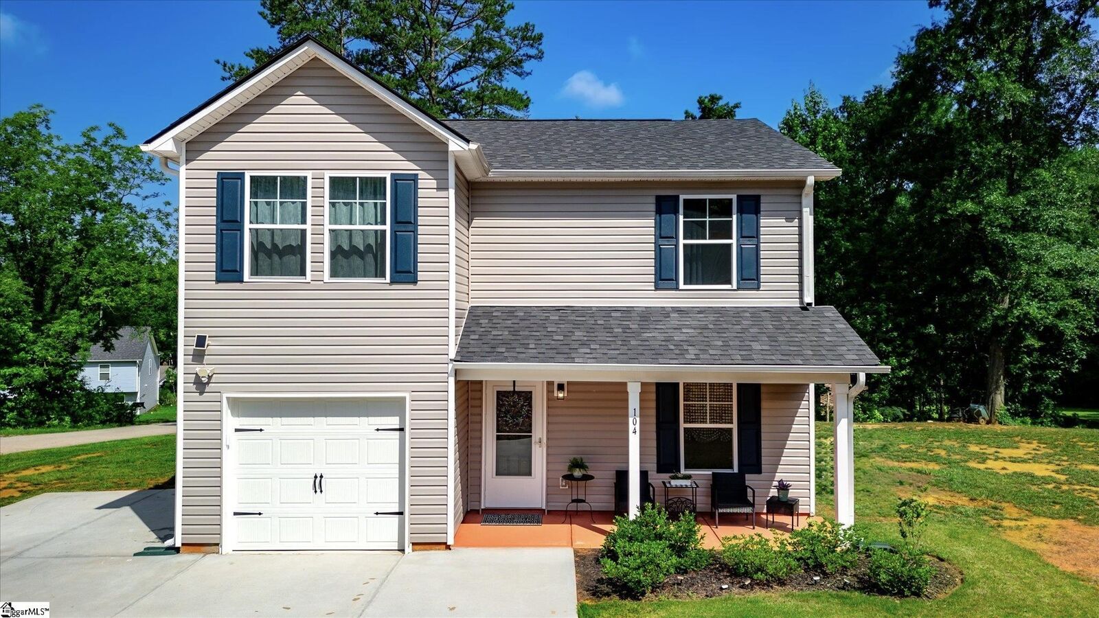 Property Photo: 104 Forest Drive SC 29657
