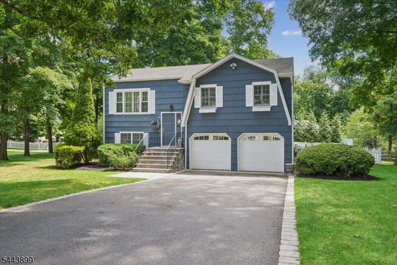Property Photo:  29 Hillside Ter  NJ 07920 