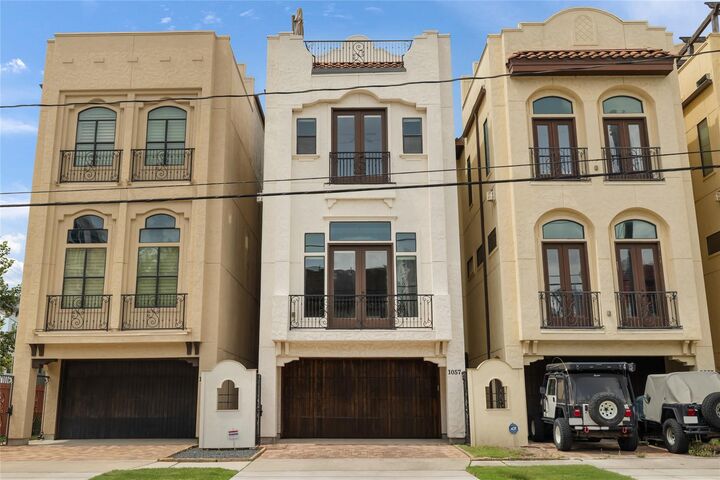 Property Photo: 1057 W 24th Street TX 77008