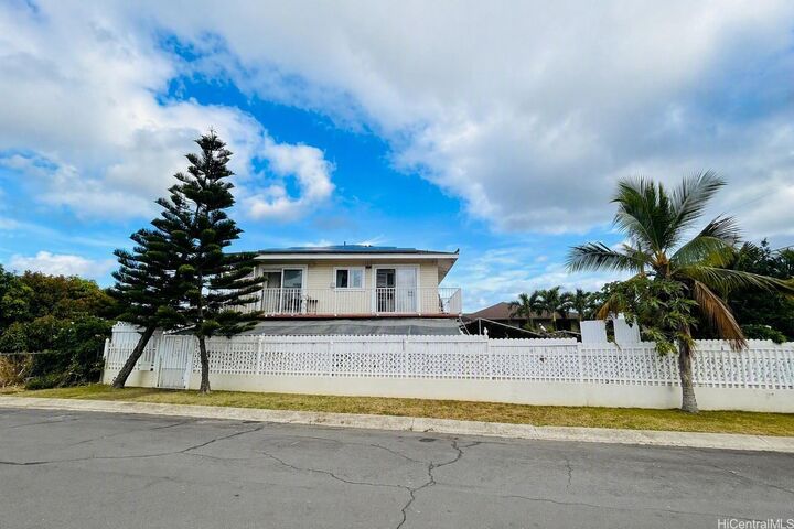 Property Photo:  94-1035 Kahuailani Street  HI 96797 