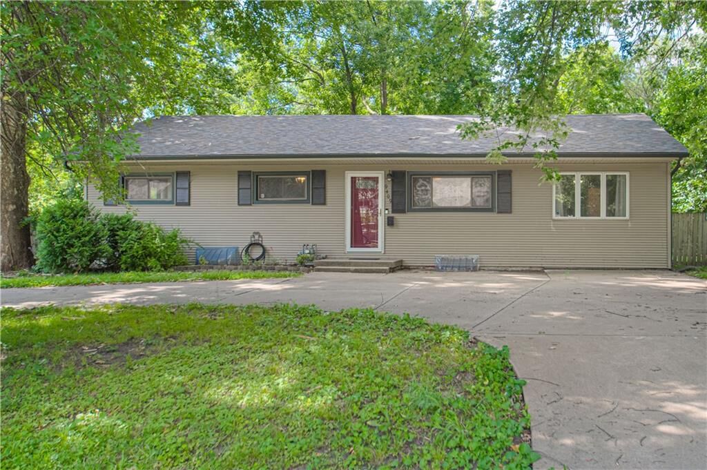 Property Photo:  9409 E 69th Street  MO 64133 