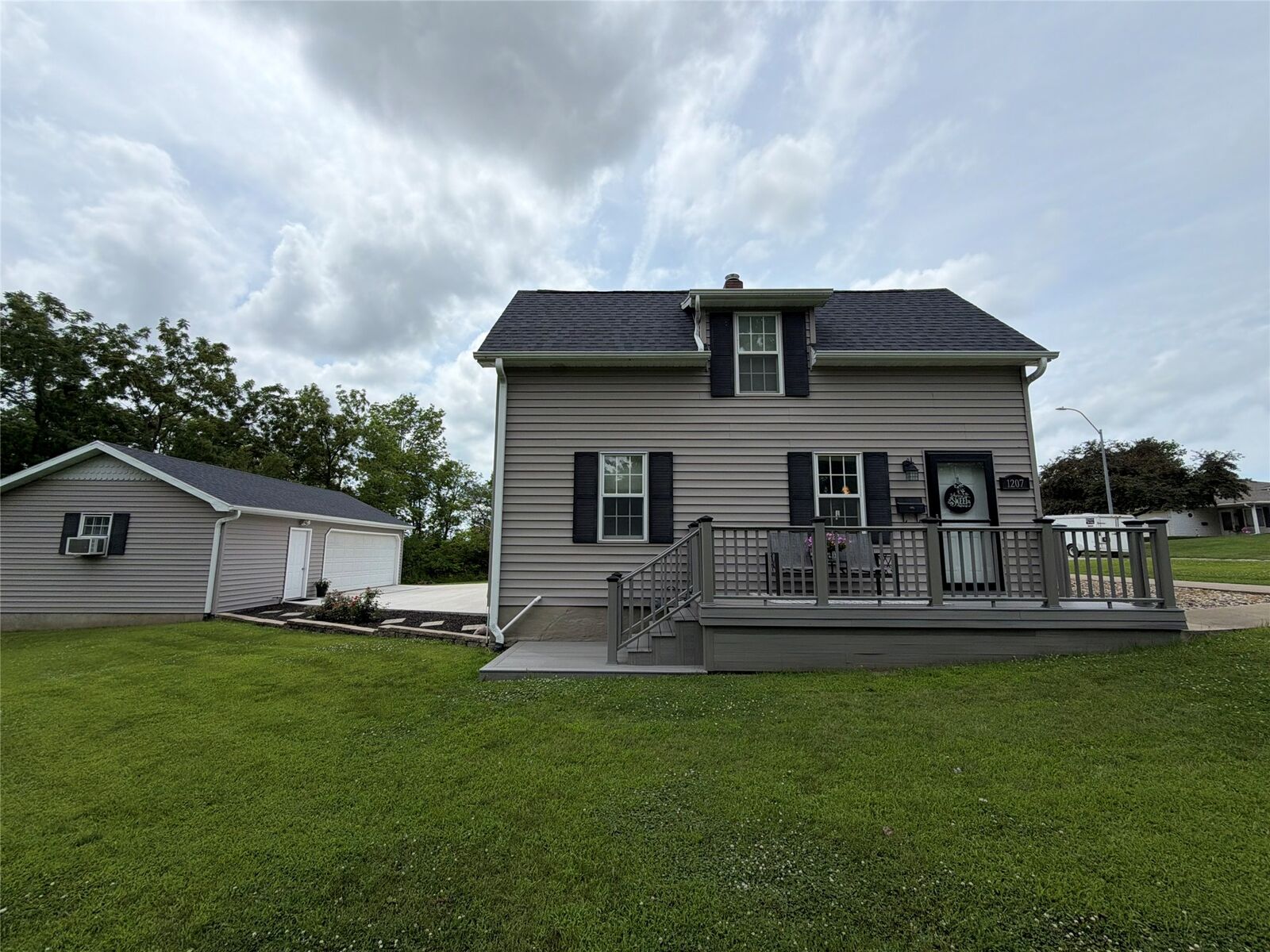Property Photo:  1207 Franklin Street  IA 50219 