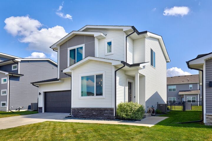 Property Photo: 4031 NE 3rd Street IA 50021