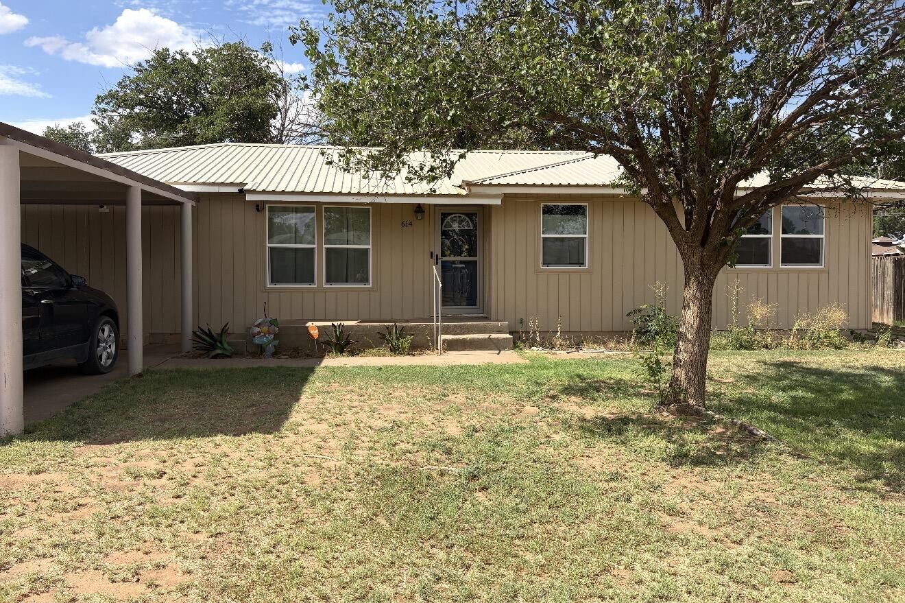 Property Photo:  614 16th Street  TX 79359 
