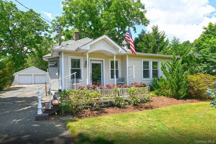 Property Photo: 38 Roosevelt Avenue NY 11782